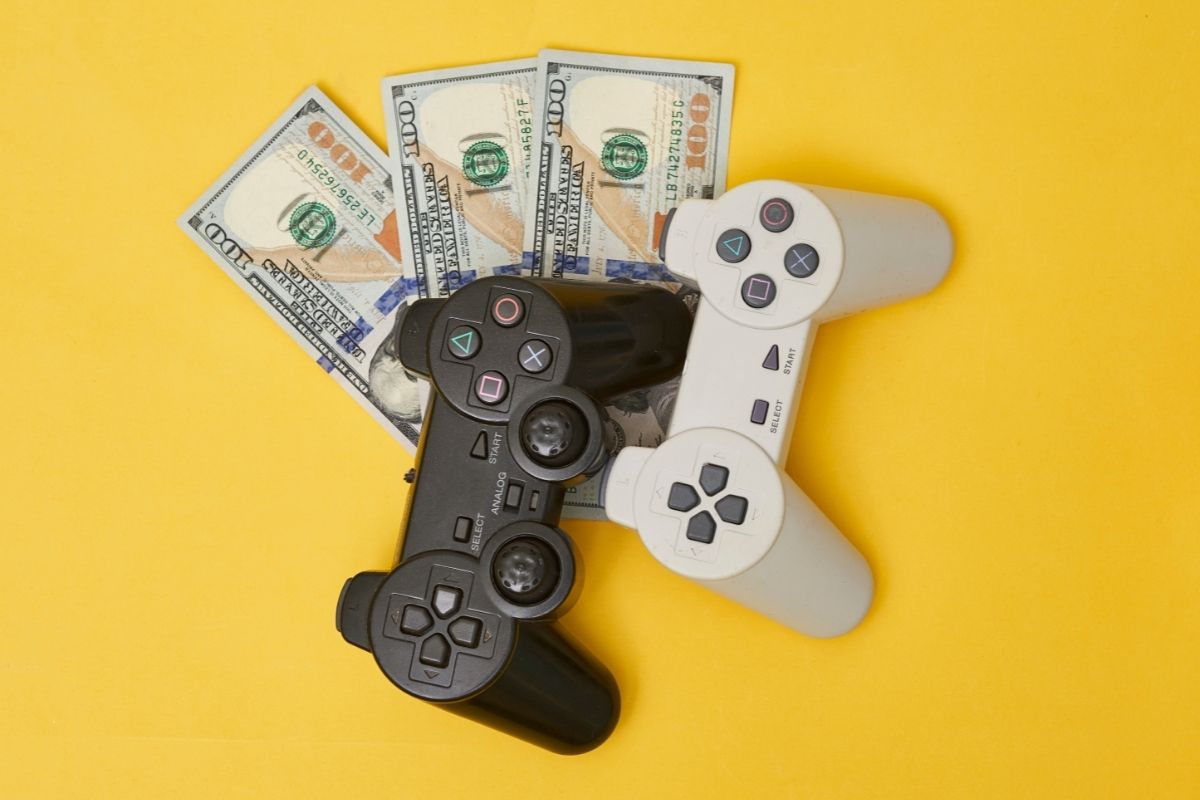 How To Make Money Online By Writing Video Game Reviews post thumbnail image